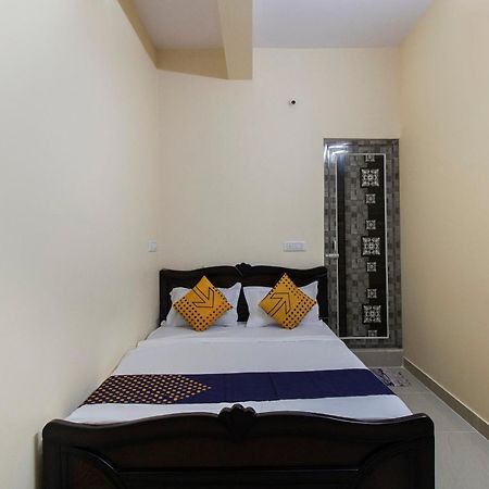 Hotel Spot On 71449 Ssr Lodging And Boarding Bangalore Esterno foto