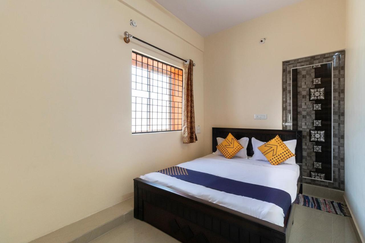 Spot On Ssr Lodging And Boarding Bangalore Esterno foto