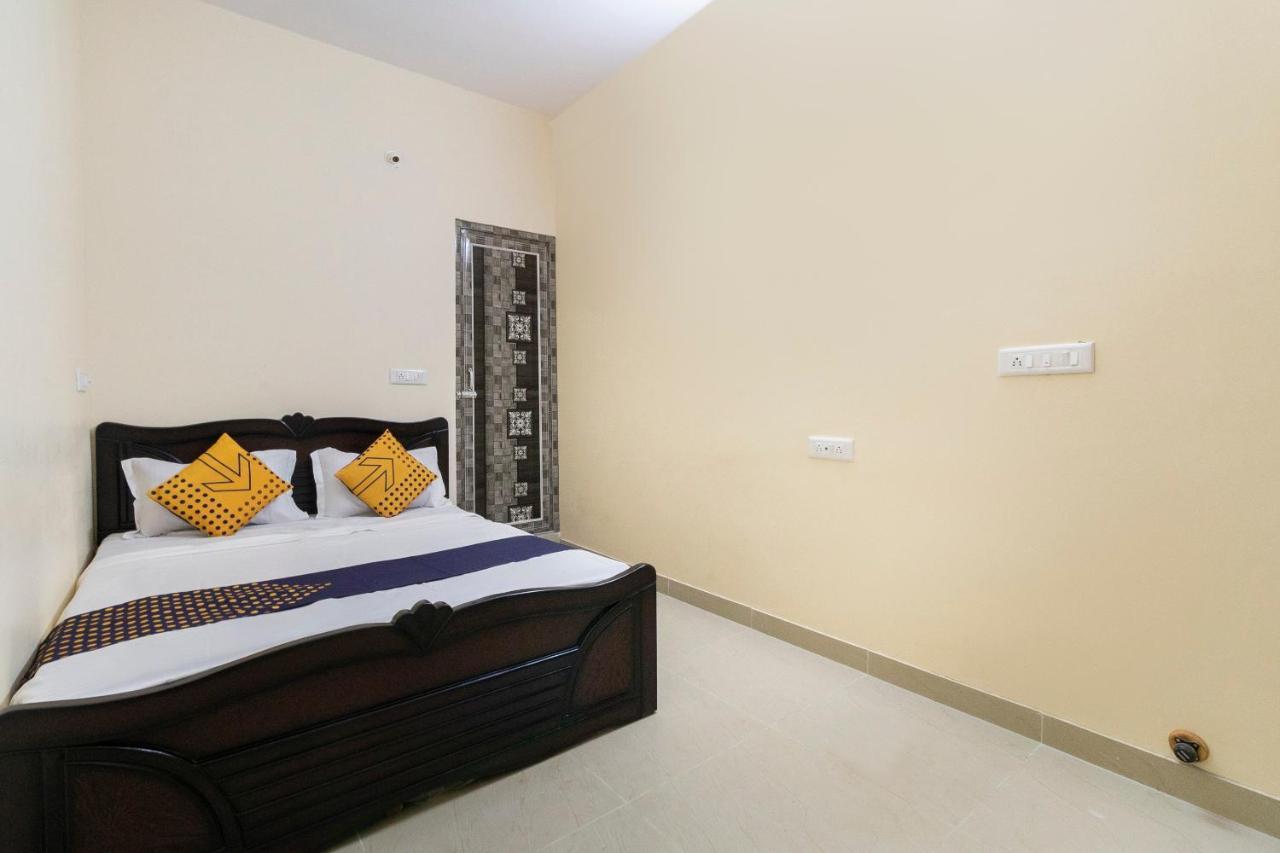 Hotel Spot On 71449 Ssr Lodging And Boarding Bangalore Esterno foto