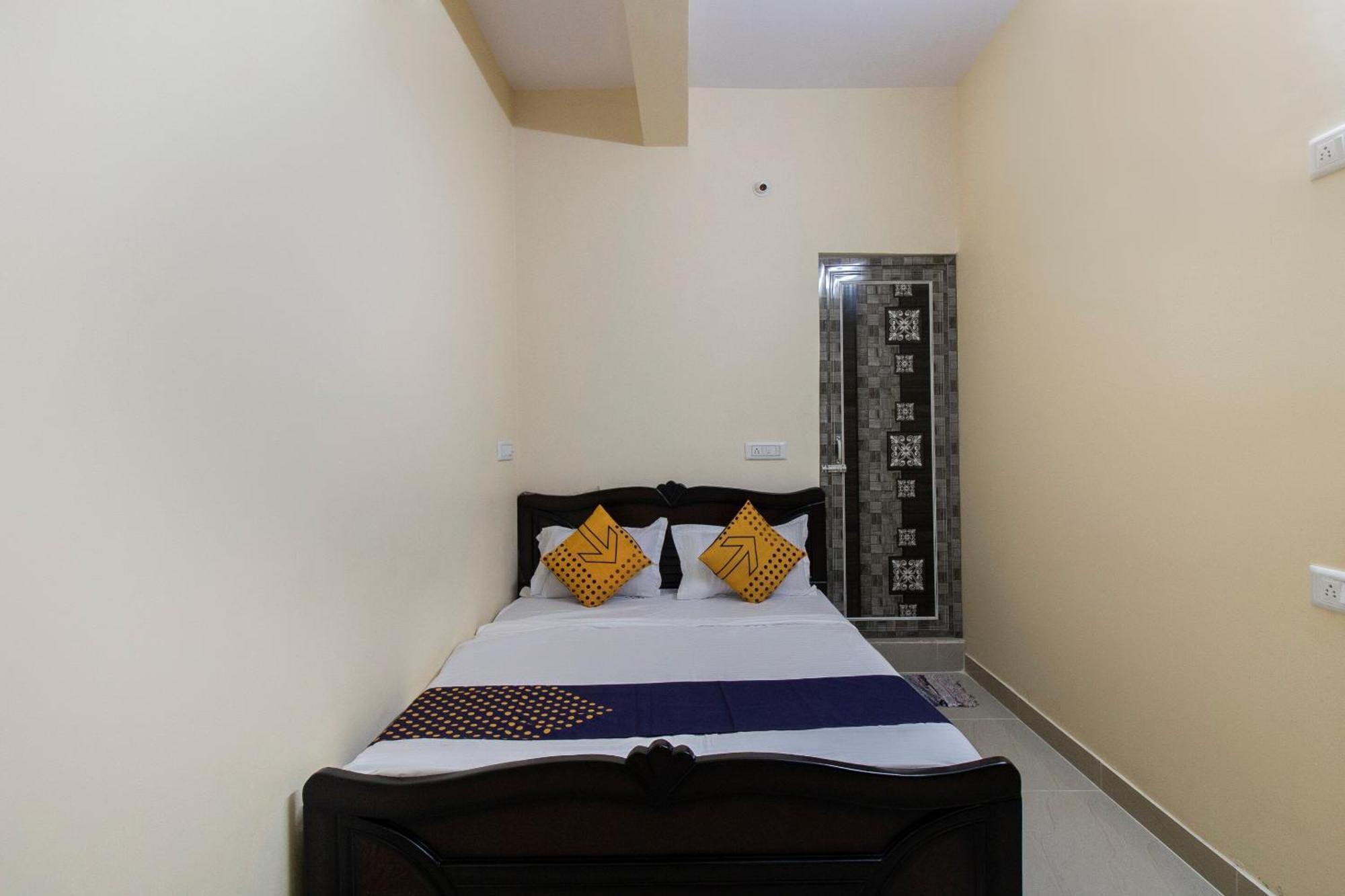 Spot On Ssr Lodging And Boarding Bangalore Esterno foto