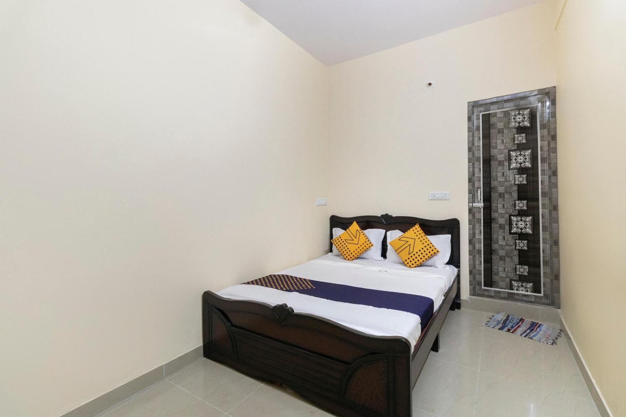 Spot On Ssr Lodging And Boarding Bangalore Esterno foto